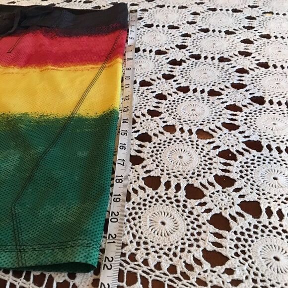 NWOT Burnside Size 34 Board Shorts ! - Picture 4 of 7
